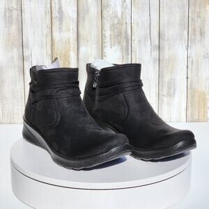 NEW - LifeStride Women's Guest Washable Round Toe Booties - Size 10 M